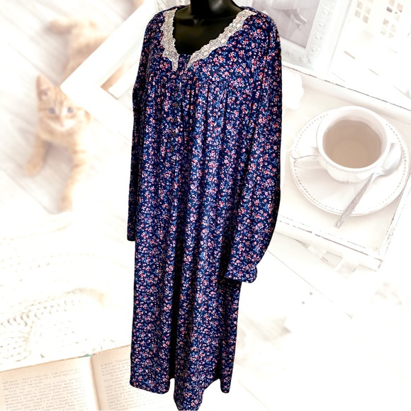 Cozy Blue Nightgown from Secret Treasures with Floral Pattern * Women’s Size 2x - Picture 2 of 5